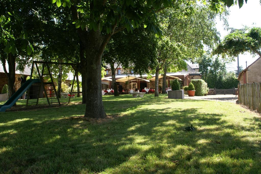Les Roulottes & Cottages Du Moulin Chenillé-Changé 외부 사진
