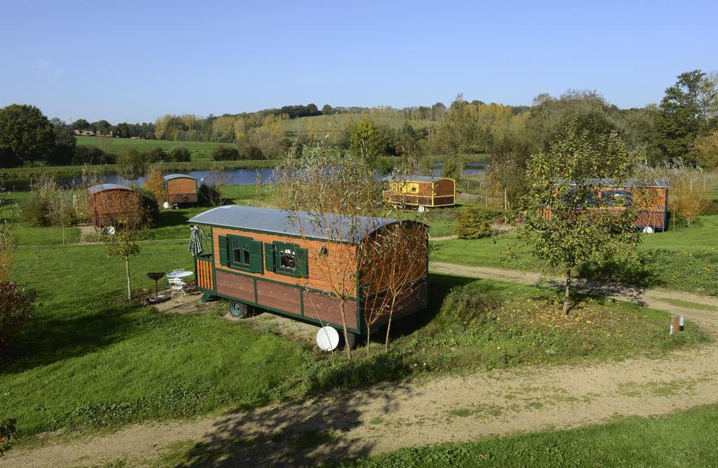 Les Roulottes & Cottages Du Moulin Chenillé-Changé 외부 사진