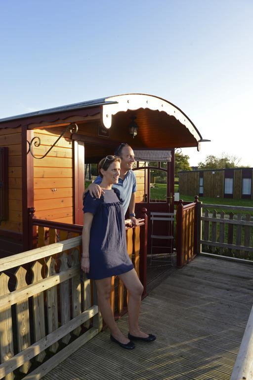 Les Roulottes & Cottages Du Moulin Chenillé-Changé 객실 사진