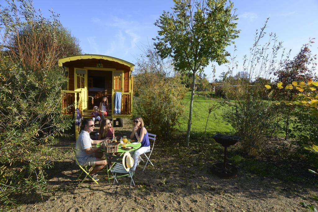 Les Roulottes & Cottages Du Moulin Chenillé-Changé 외부 사진