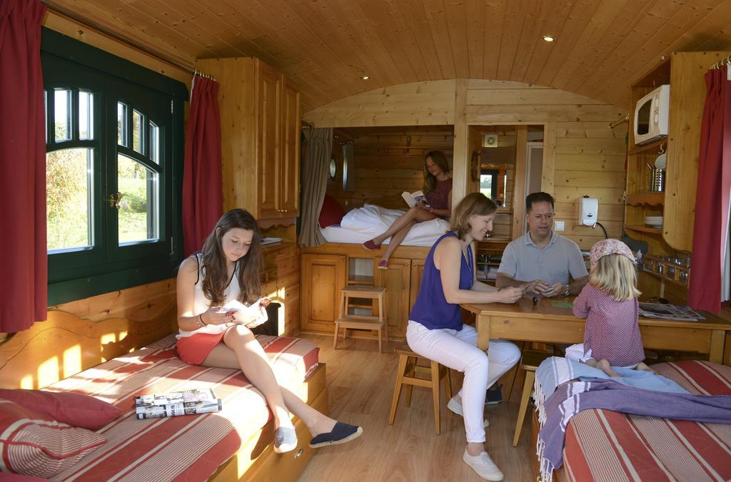 Les Roulottes & Cottages Du Moulin Chenillé-Changé 외부 사진
