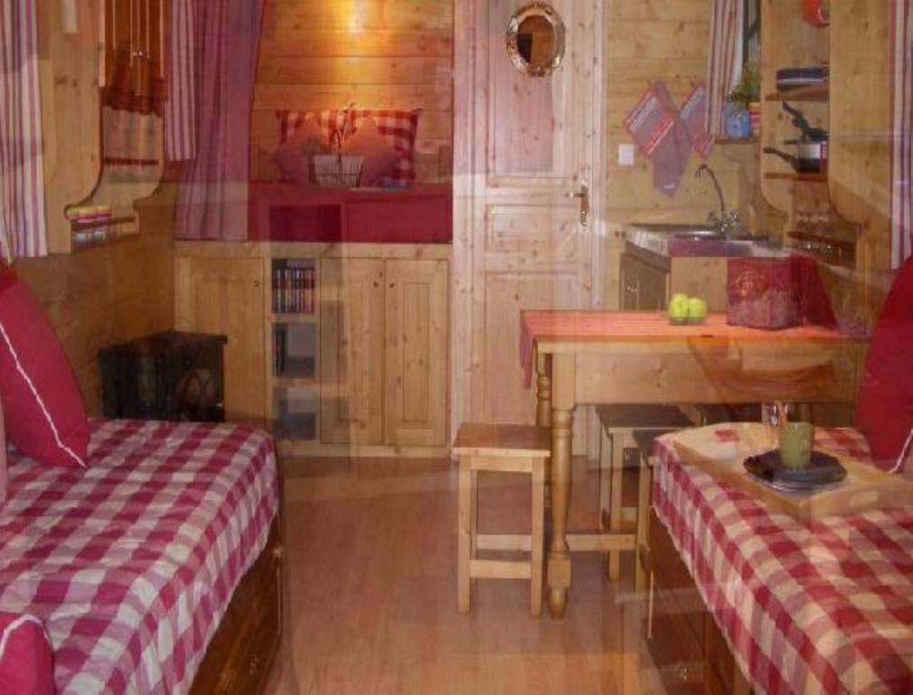 Les Roulottes & Cottages Du Moulin Chenillé-Changé 객실 사진